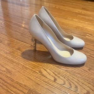Kate Spade size 8 nude heels with giraffe print heel
